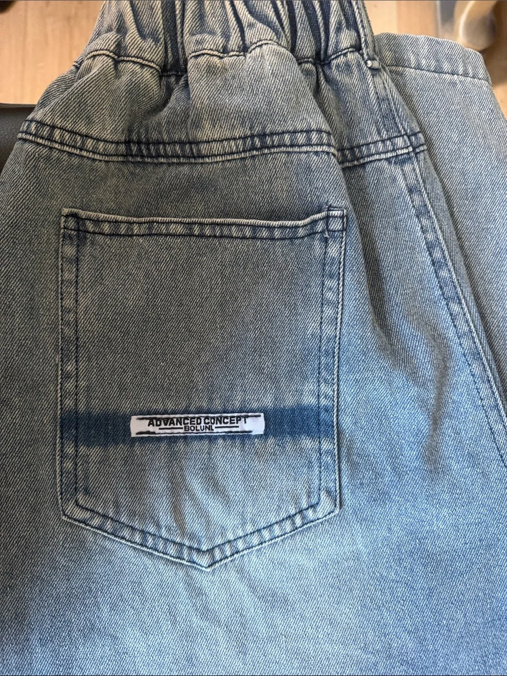 Men's Light Blue Relaxed Denim Jeans
